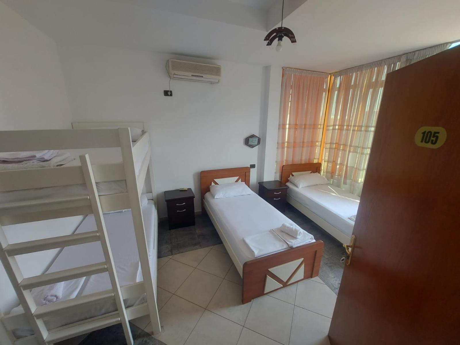 Hotel W Bush Square Fushe-Kruje Extérieur photo